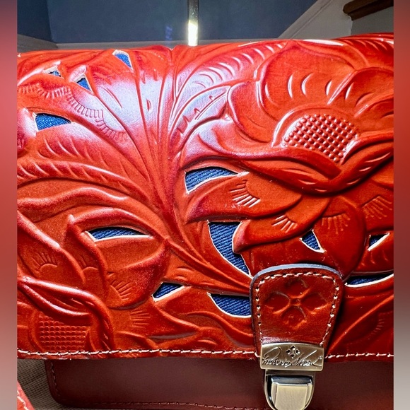 Patricia Nash Leather Lanza Crossbody Organizer with Cut-out Denim Tooling - Picture 4 of 13